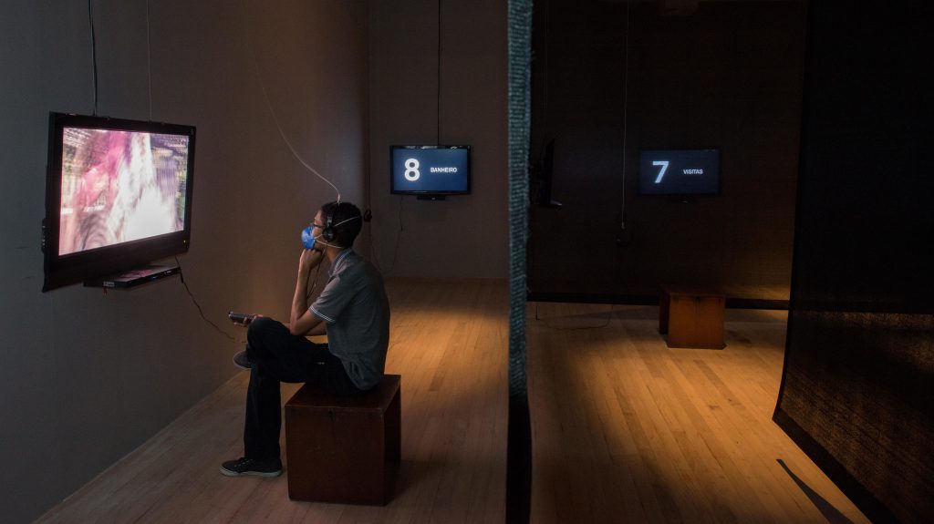 Instalação no Centro Cultural transforma espetáculo teatral em experiência interativa