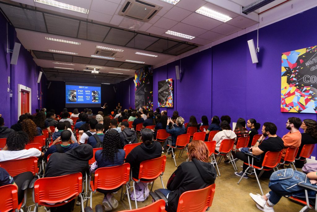 NAVE em Órbita II está no ar com formação gratuita para jovens de todo o país!
